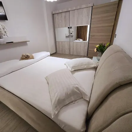 Cozy Family - Pool & Apartament Năvodari
